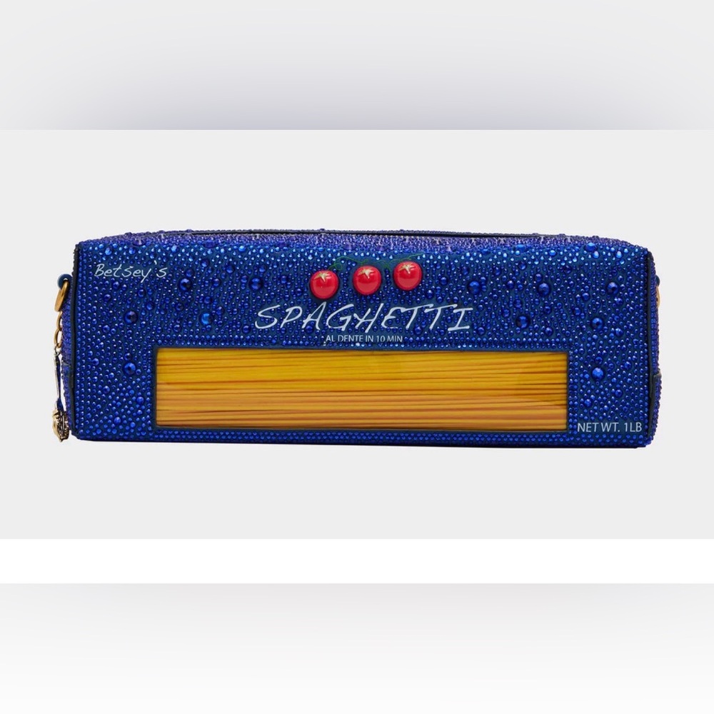 🩶BETSEY JOHNSON FEELIN SAUCY CROSSBODY BAG - NWT🩶